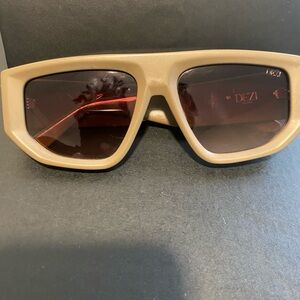 Dezi Cream Fashion Sunglasses